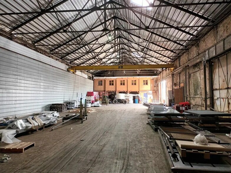 Flex in Le Havre for lease - Building Photo - Image 1 of 1