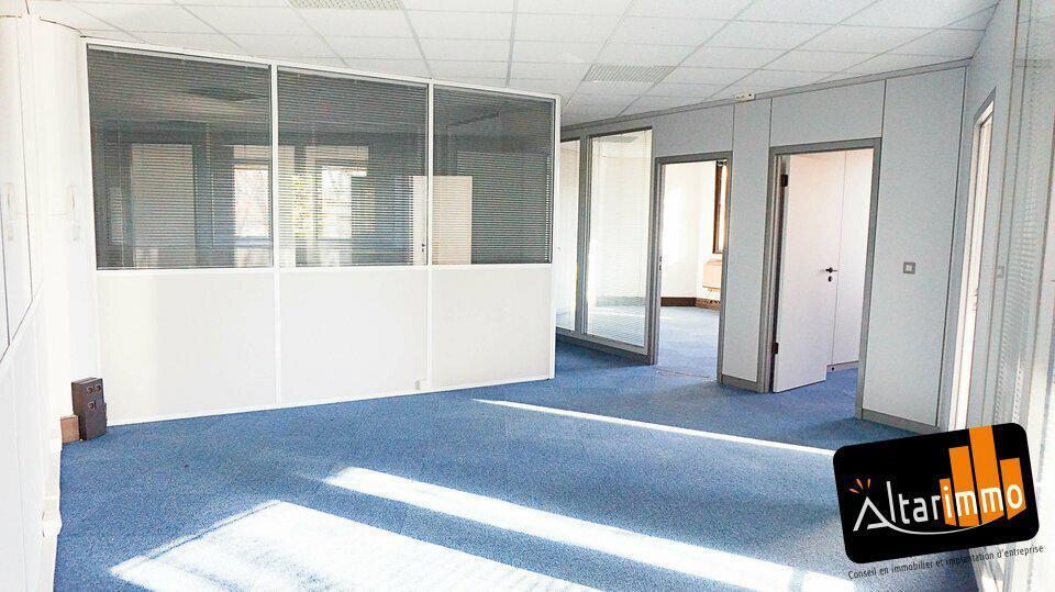 Office in Saint-Aubin for lease - Interior Photo - Image 3 of 6