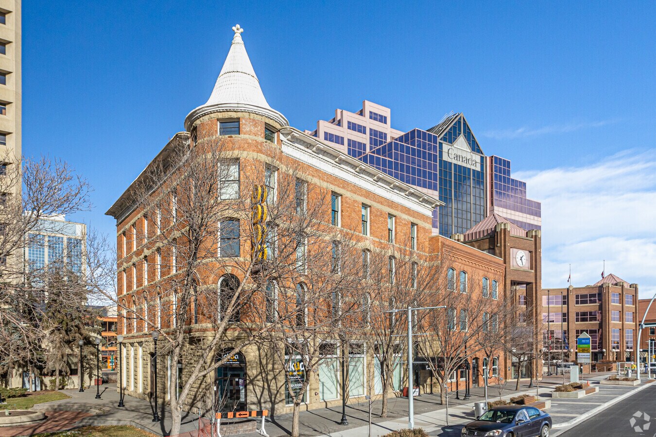 9804 Jasper Ave NW, Edmonton, AB T5J 0C5