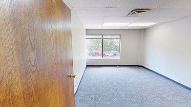 805-815 E Rand Rd, Arlington Heights, IL for lease Interior Photo- Image 1 of 12