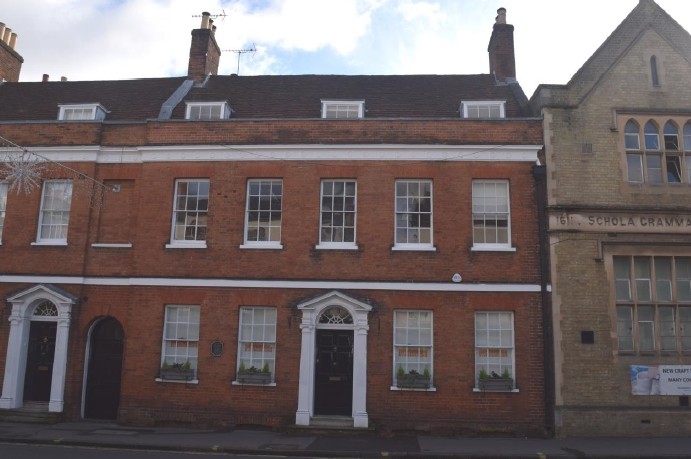 24 West St, Farnham, SRY GU9 7DR | LoopNet