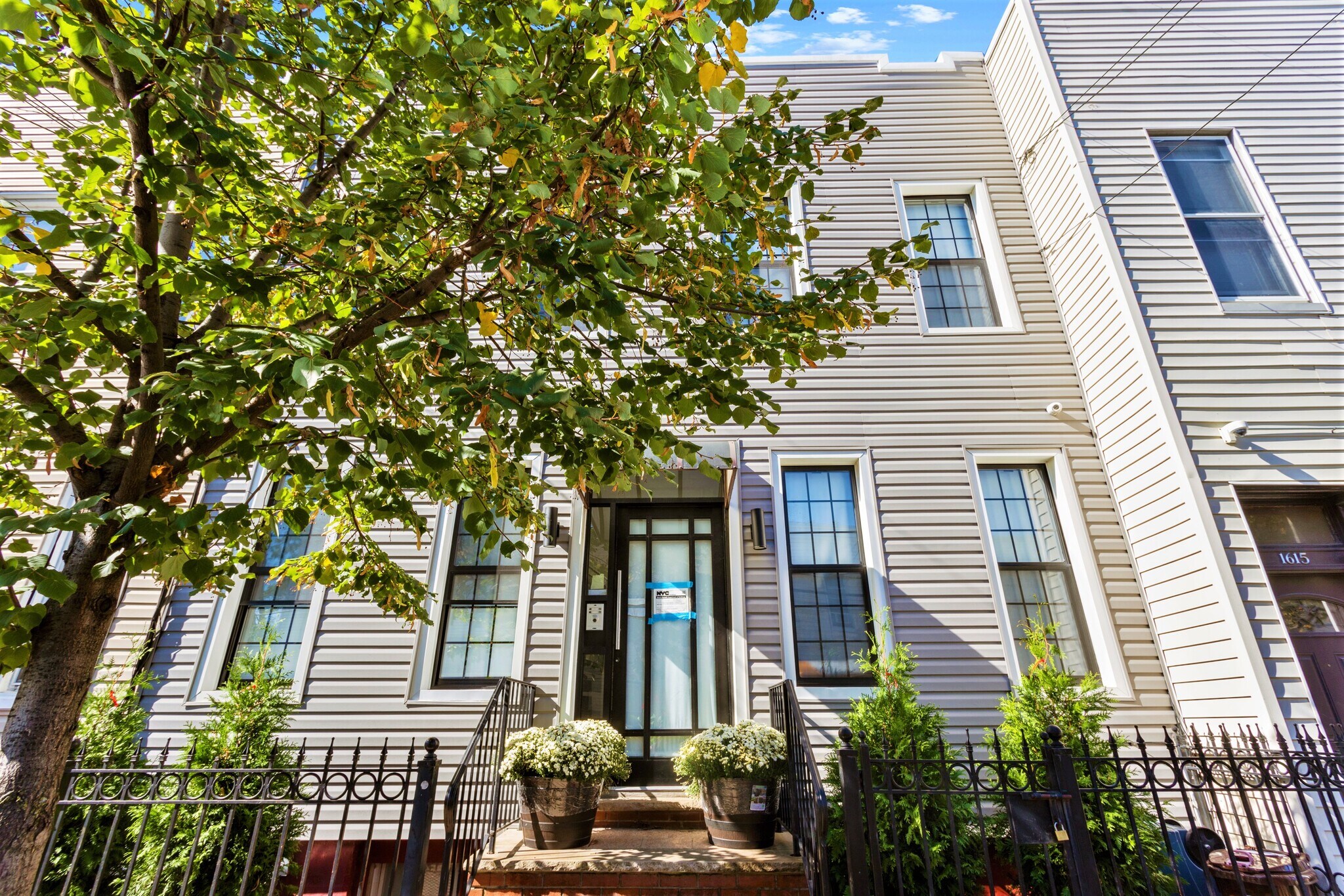 1613 Hancock St, Brooklyn, NY for sale Primary Photo- Image 1 of 1