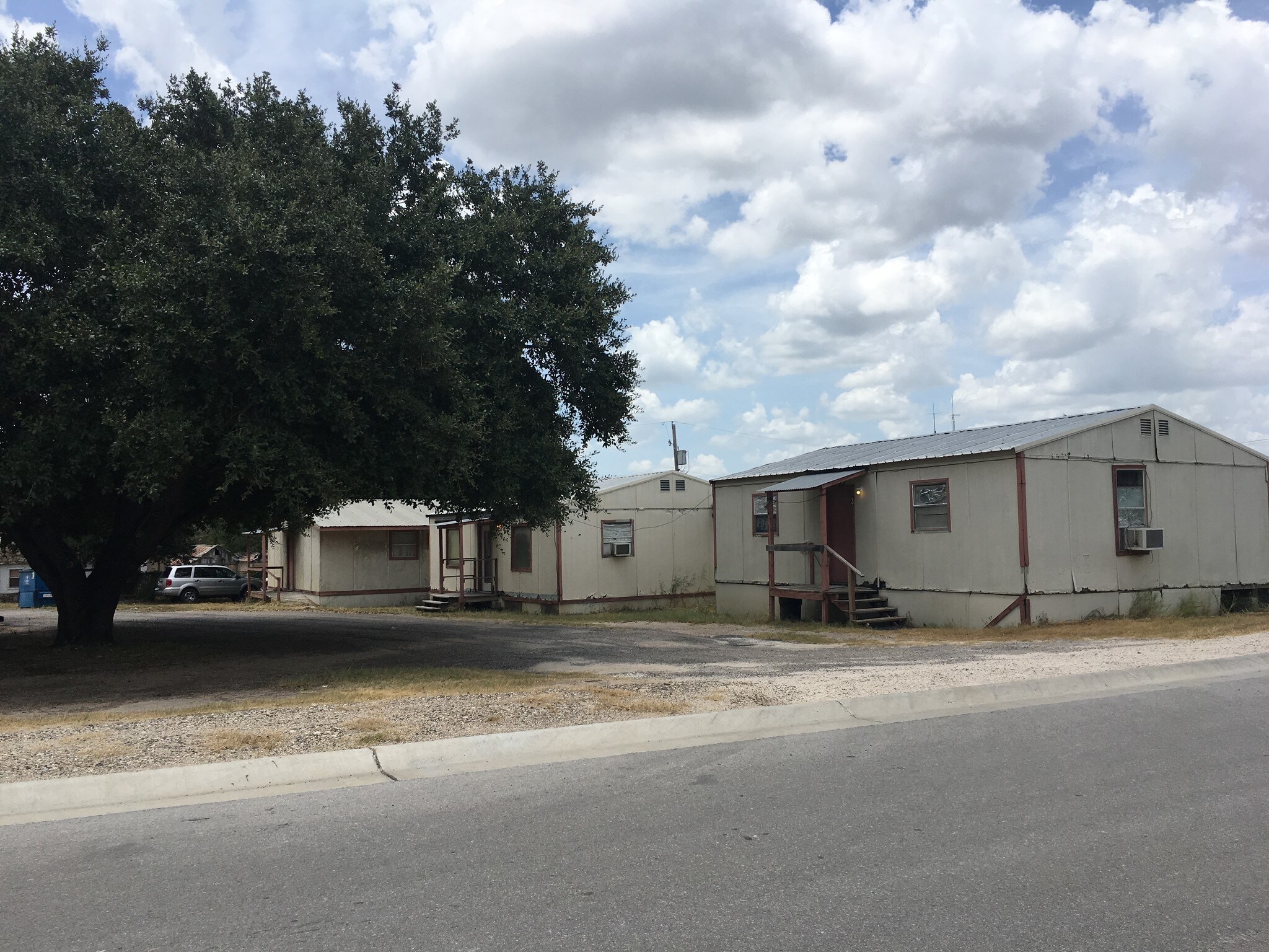 1404 N Harborth Ave, Three Rivers, TX 78071 Highway 281 Three