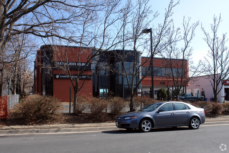 720 Jackson St, Herndon, VA for lease - Building Photo - Image 3 of 20