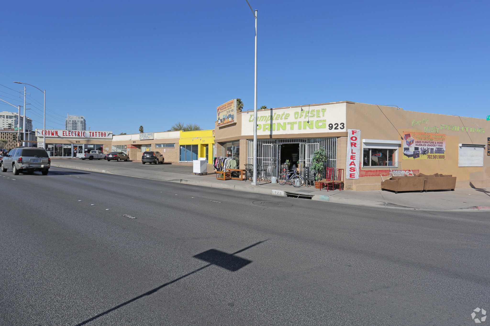 911-923 E Charleston Blvd, Las Vegas, NV for sale Primary Photo- Image 1 of 1