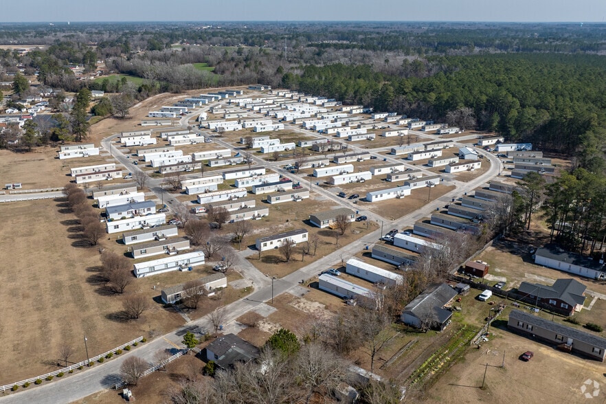 Lumberton Mobile Home Parks portfolio of 3 properties for sale on LoopNet.com - Building Photo - Image 1 of 28