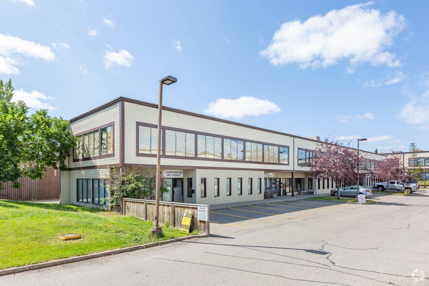 3359 27th St NE, Calgary, AB T1Y 5E4