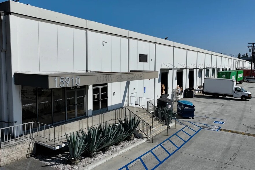 15910-15912 Valley View Ave, La Mirada, CA for lease - Building Photo - Image 2 of 10