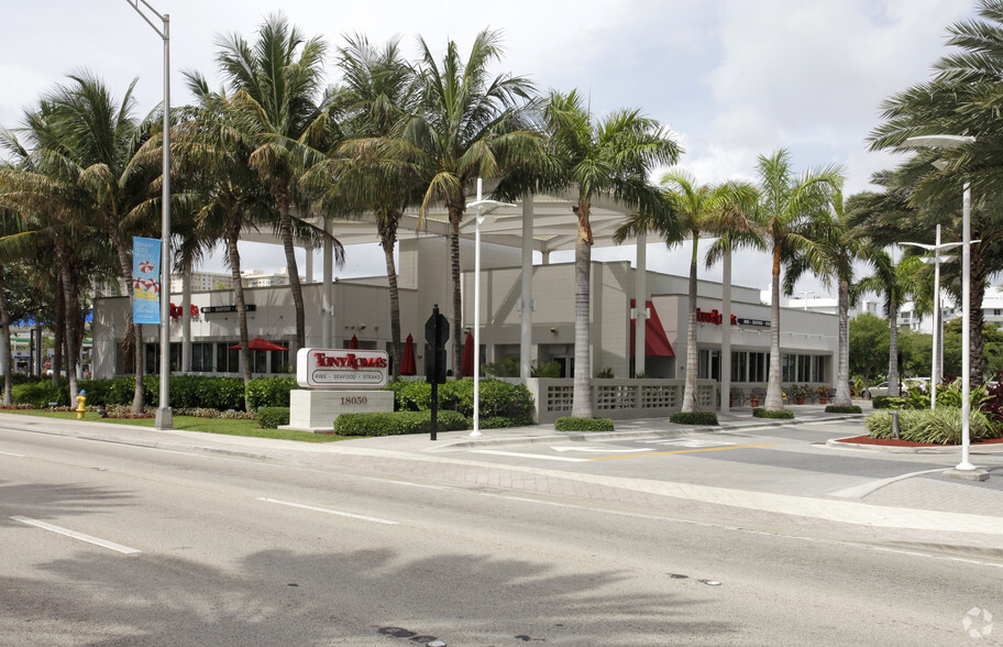 18050 Collins Ave, North Miami Beach, FL for lease - Primary Photo - Image 1 of 6