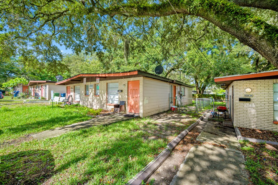 8 Tampa Duplex Portfolio portfolio of 8 properties for sale on LoopNet.com - Building Photo - Image 1 of 6