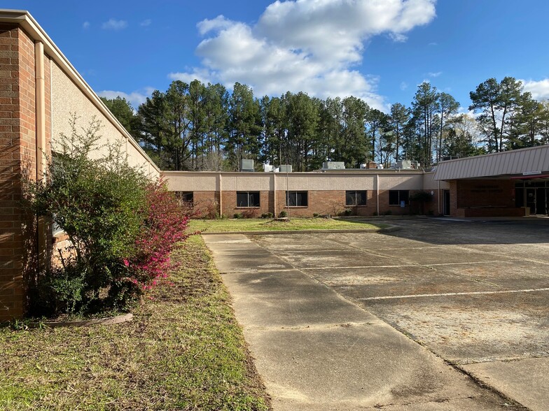 1521 E Rusk St, Jacksonville, TX for lease - Building Photo - Image 3 of 5