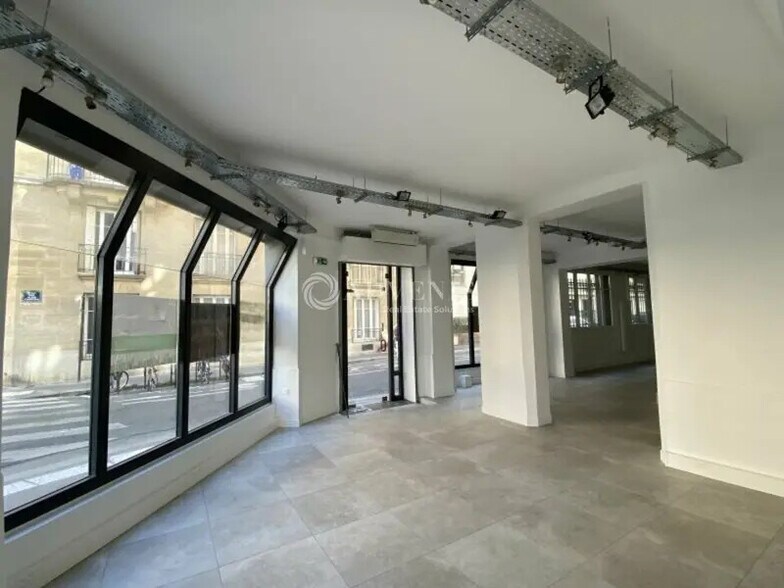Retail in Paris for lease - Interior Photo - Image 3 of 12
