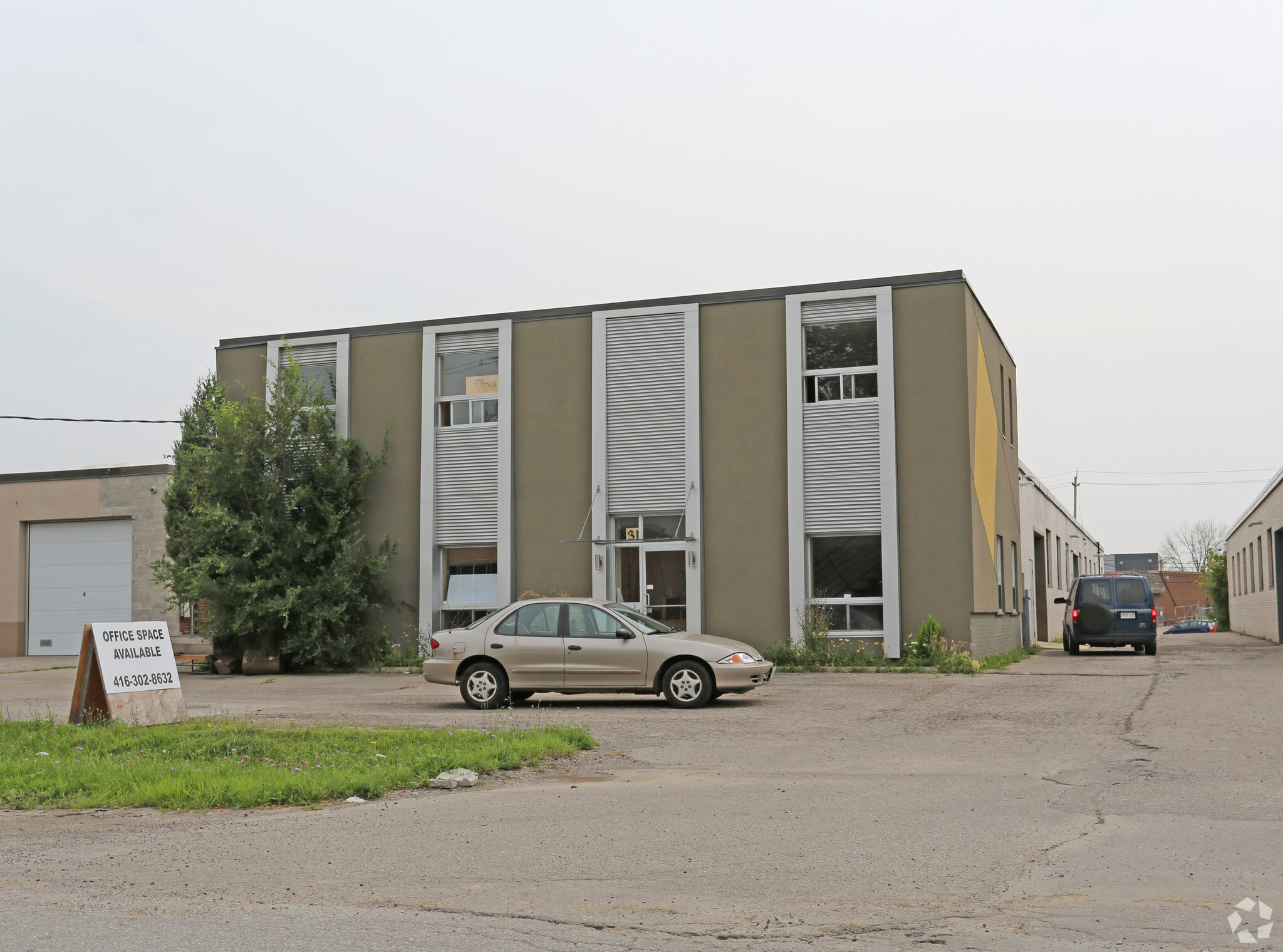 31 Belvia Rd, Toronto, ON for lease Primary Photo- Image 1 of 6