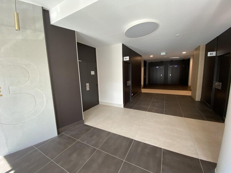 4 Rue Gaston Boyer, Reims for lease - Lobby - Image 1 of 8