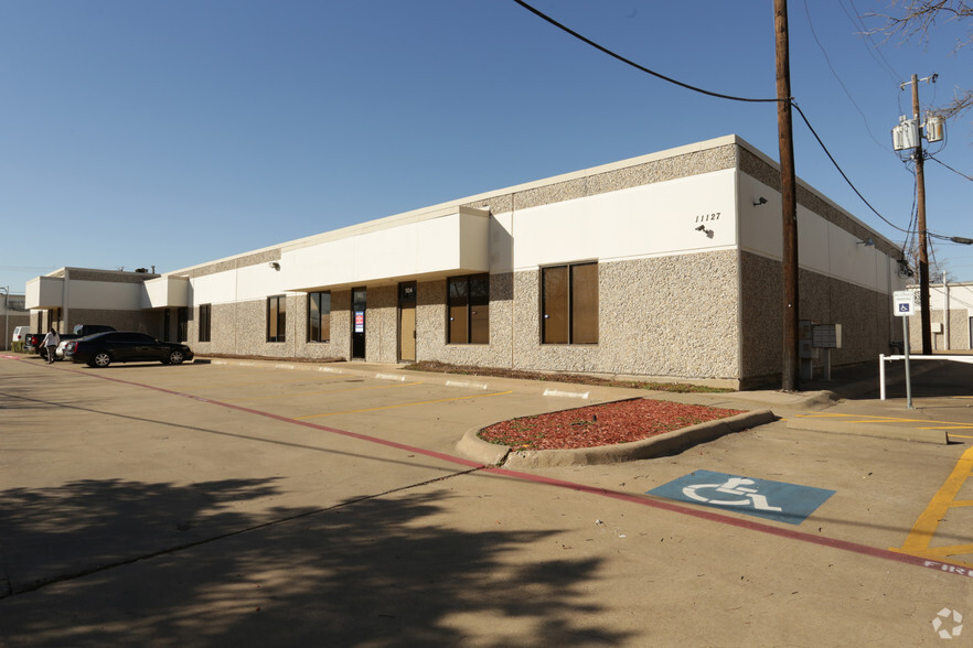 2544-2578 Southwell Rd, Dallas, TX for lease - Primary Photo - Image 2 of 5