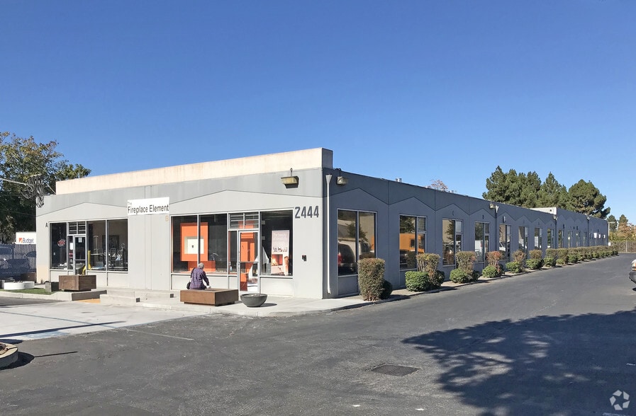 2444 Old Middlefield Way, Mountain View, CA for lease - Primary Photo - Image 1 of 3