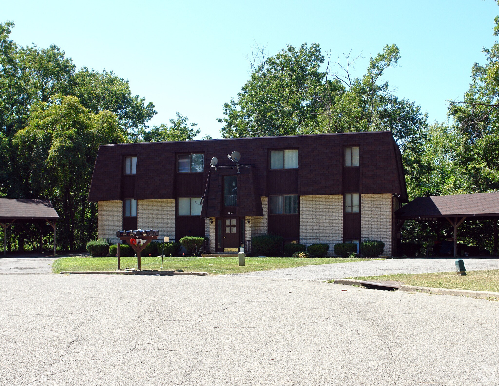 1667 Timber Ct, Niles, OH for sale Primary Photo- Image 1 of 1