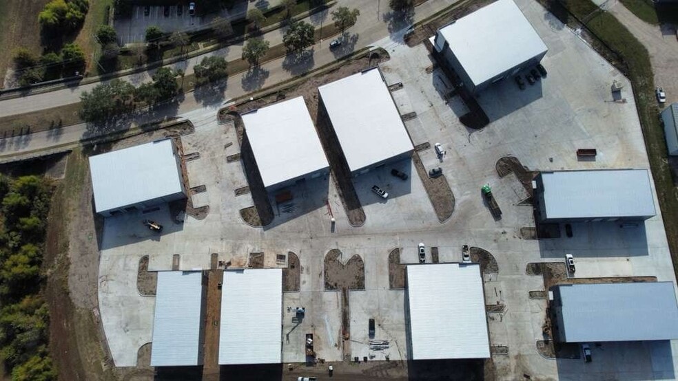 13620 S Gessner Rd, Missouri City, TX for lease - Building Photo - Image 3 of 35