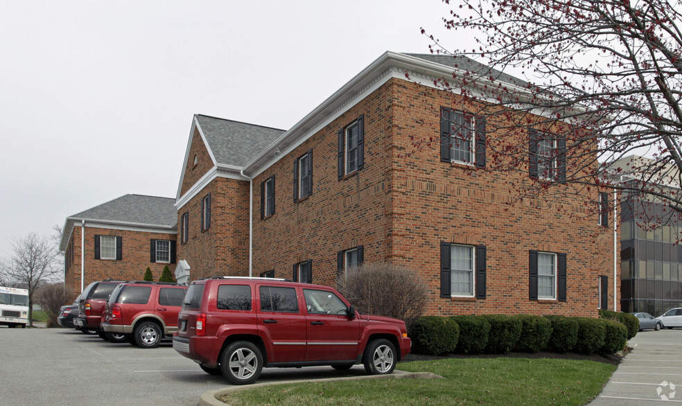 1060 Nimitzview Dr, Cincinnati, OH for lease - Primary Photo - Image 1 of 3