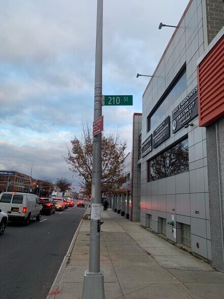 210-12 Northern Blvd, Bayside, NY for sale - Building Photo - Image 3 of 15