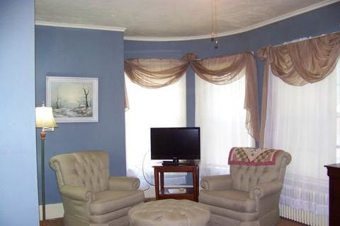 201 E Union St, Punxsutawney, PA for sale - Interior Photo - Image 3 of 17