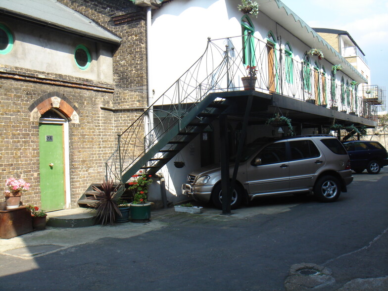 26-32 Voltaire Rd, London for lease - Building Photo - Image 3 of 7