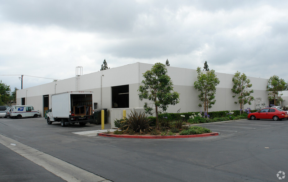 1414-1420 N Batavia St, Orange, CA for lease - Building Photo - Image 2 of 5