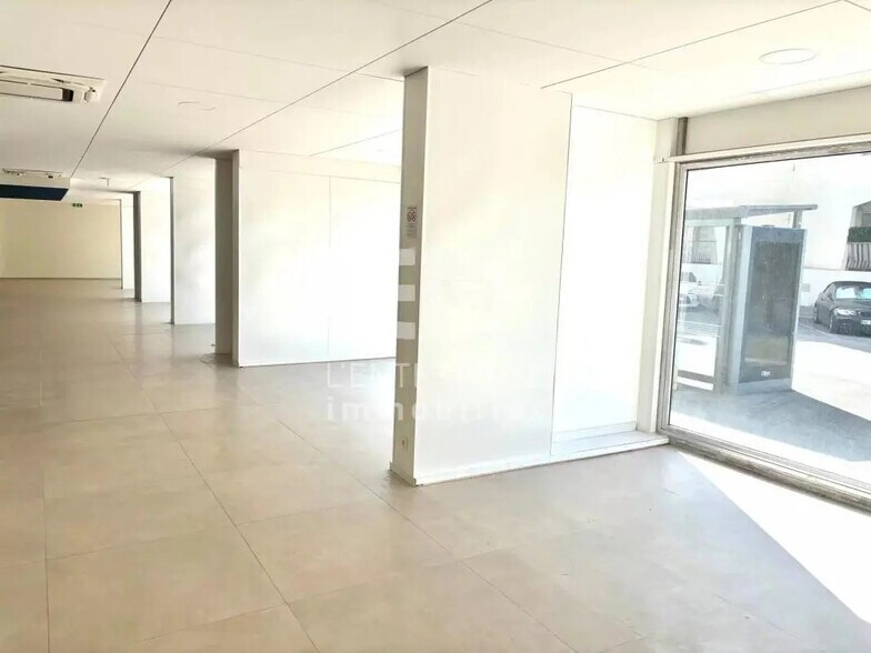 Office in Saint-Laurent-du-Var for lease - Interior Photo - Image 2 of 6