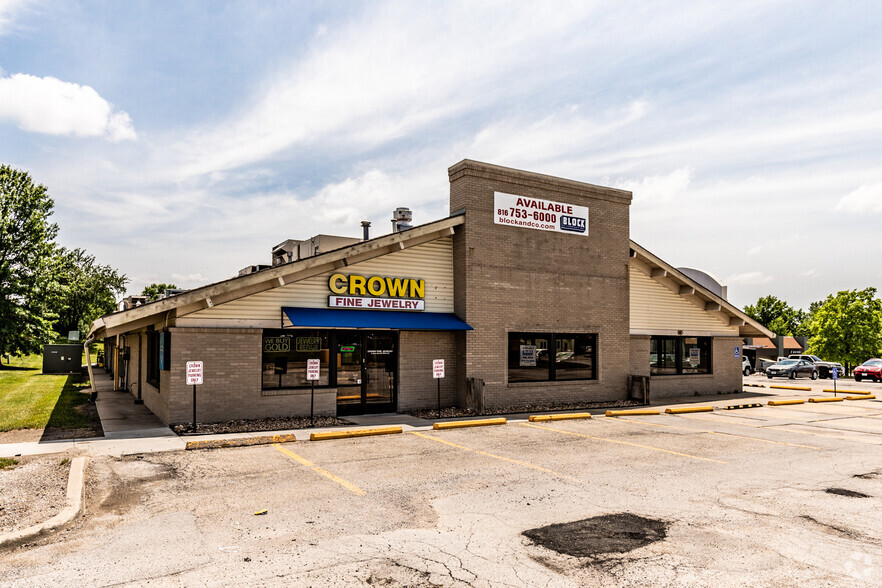 6141-6151 NW Barry Rd, Kansas City, MO for lease - Building Photo - Image 3 of 15