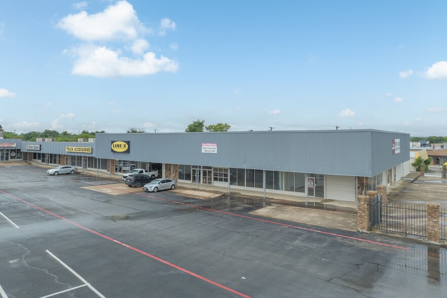 Benbrook Shopping Center - Automotive Property