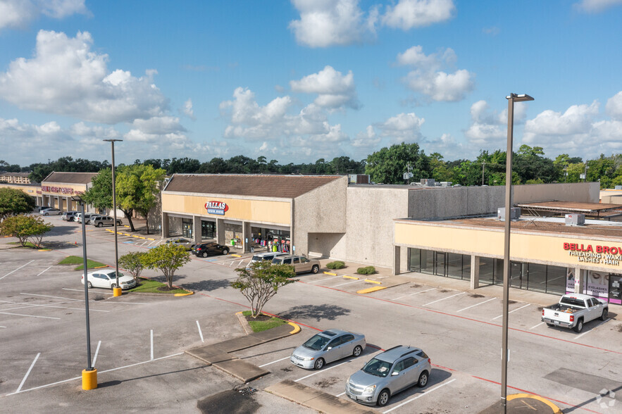 6-18 Uvalde Rd, Houston, TX for lease - Primary Photo - Image 3 of 6