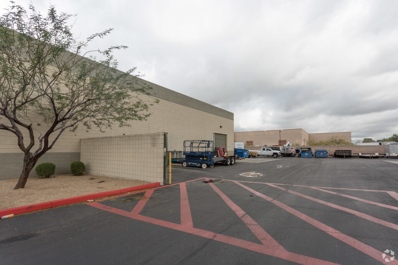 2810 E Mohawk Ln, Phoenix, AZ 85050