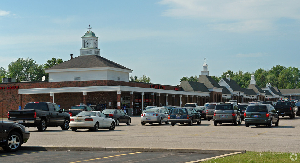 12644-12692 Chillicothe Rd, Chesterland, OH for lease - Primary Photo - Image 1 of 26