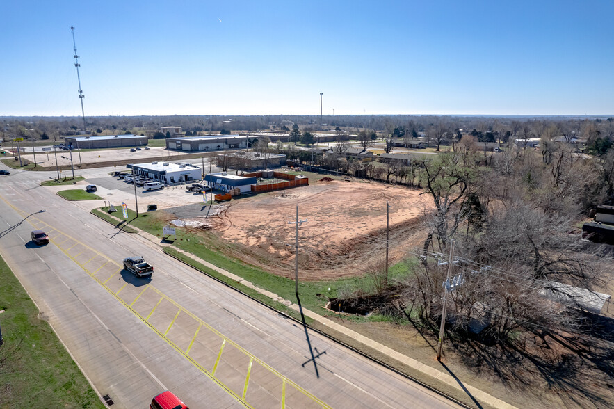 1724 W Hwy 152, Mustang, OK for sale - Building Photo - Image 3 of 4