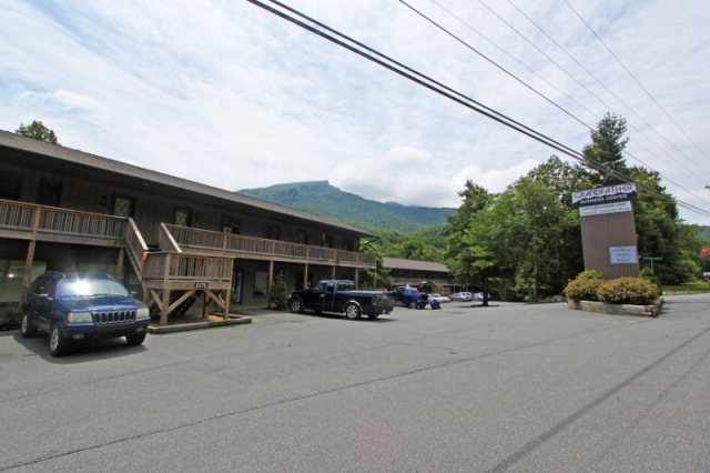 5170 NC Highway 105 S, Banner Elk, NC for sale - Primary Photo - Image 1 of 1