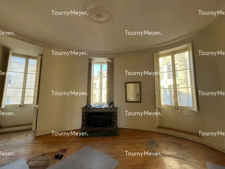 Office in Bordeaux for lease - Interior Photo - Image 2 of 6