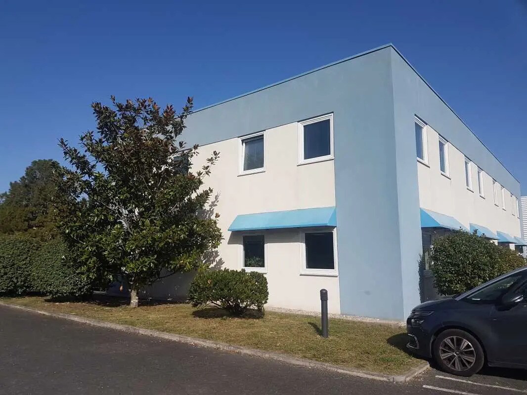 Office in Mérignac for lease Building Photo- Image 1 of 9