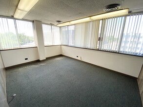 5901 N Cicero Ave, Chicago, IL for lease Interior Photo- Image 2 of 3