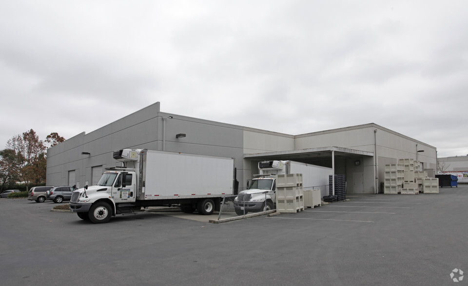 1997 S McDowell Blvd, Petaluma, CA for lease - Building Photo - Image 3 of 5