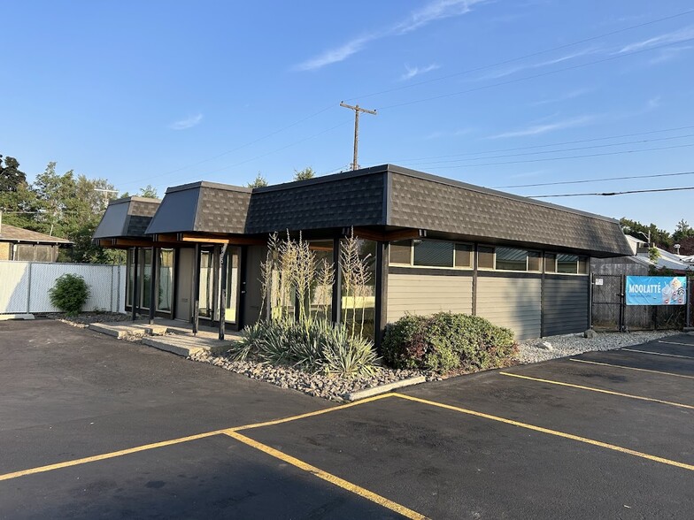 903-905 E Wellesley Ave, Spokane, WA for lease - Building Photo - Image 2 of 10