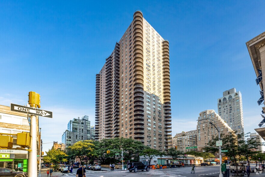185 E 85th St, New York, NY for lease - Building Photo - Image 1 of 7