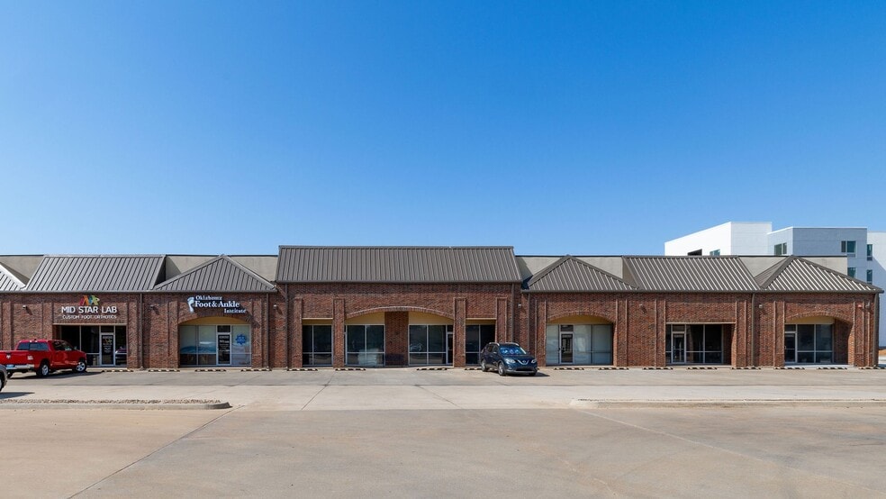 5460 Main St, Del City, OK for lease - Building Photo - Image 1 of 23