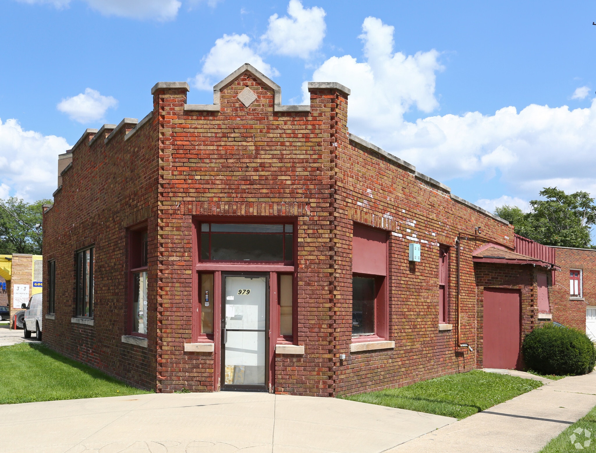 997 Lee St, Des Plaines, IL for sale Primary Photo- Image 1 of 4