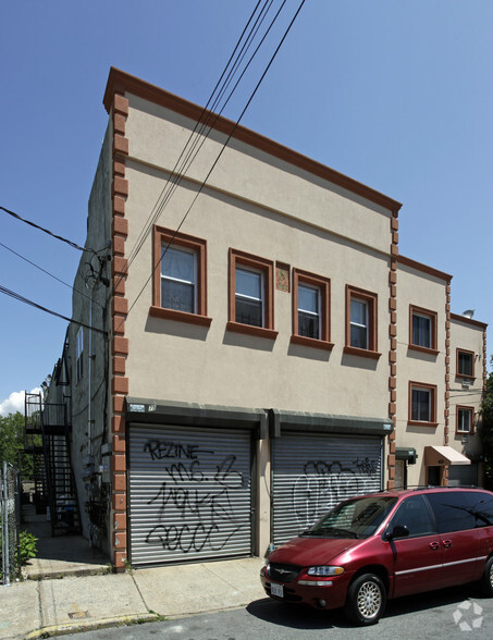 73-75 Thompson St, Staten Island, NY for sale - Building Photo - Image 2 of 2