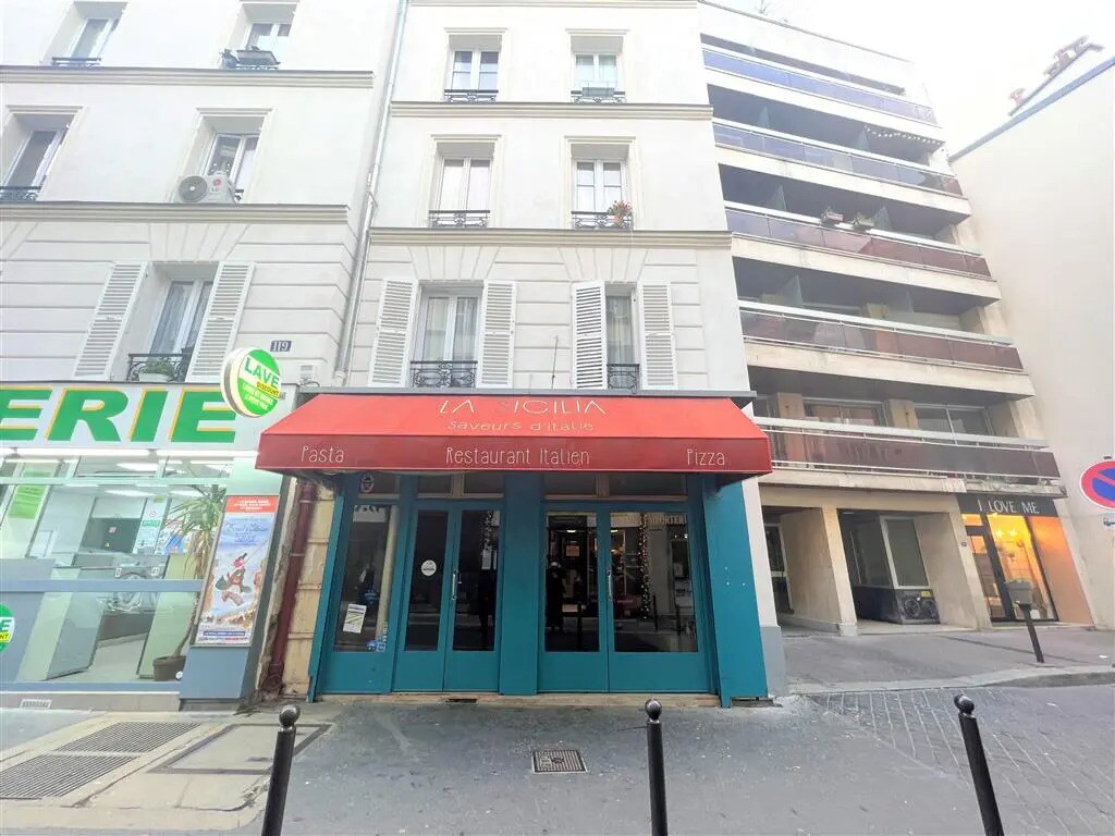 Retail in Paris for lease Building Photo- Image 1 of 7