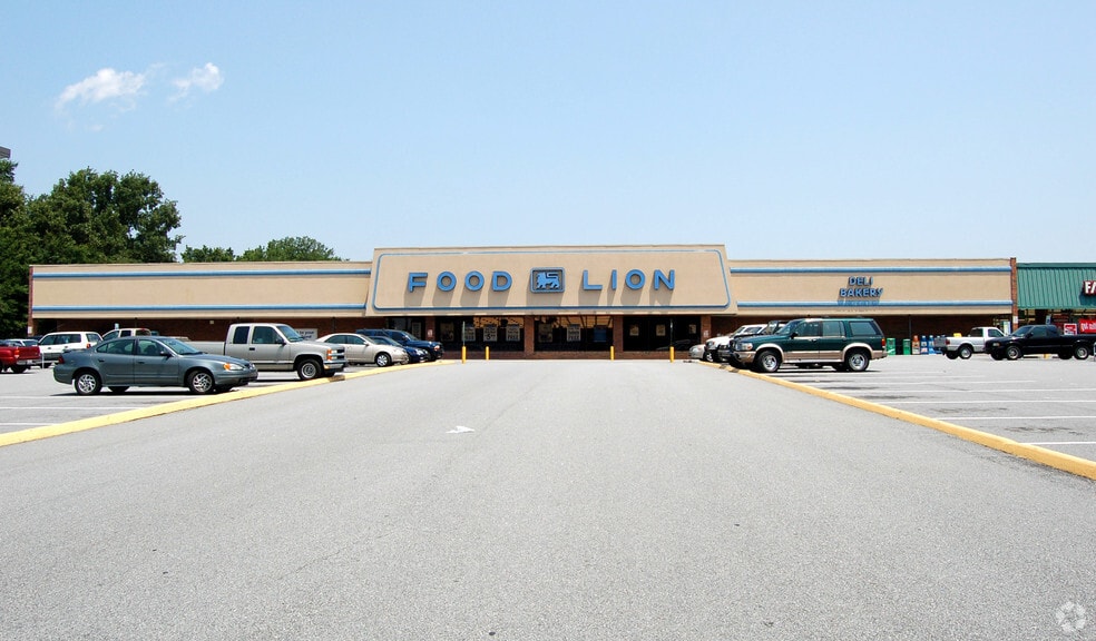 1320 Shelby Rd, Kings Mountain, NC for lease - Building Photo - Image 2 of 3