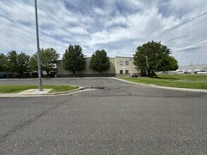 2900 Sutherland Dr, Union Gap, WA for lease Building Photo- Image 1 of 6