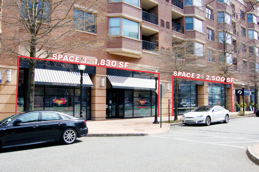 40-45 Riverwalk Pl, West New York, NJ for lease - Building Photo - Image 1 of 9