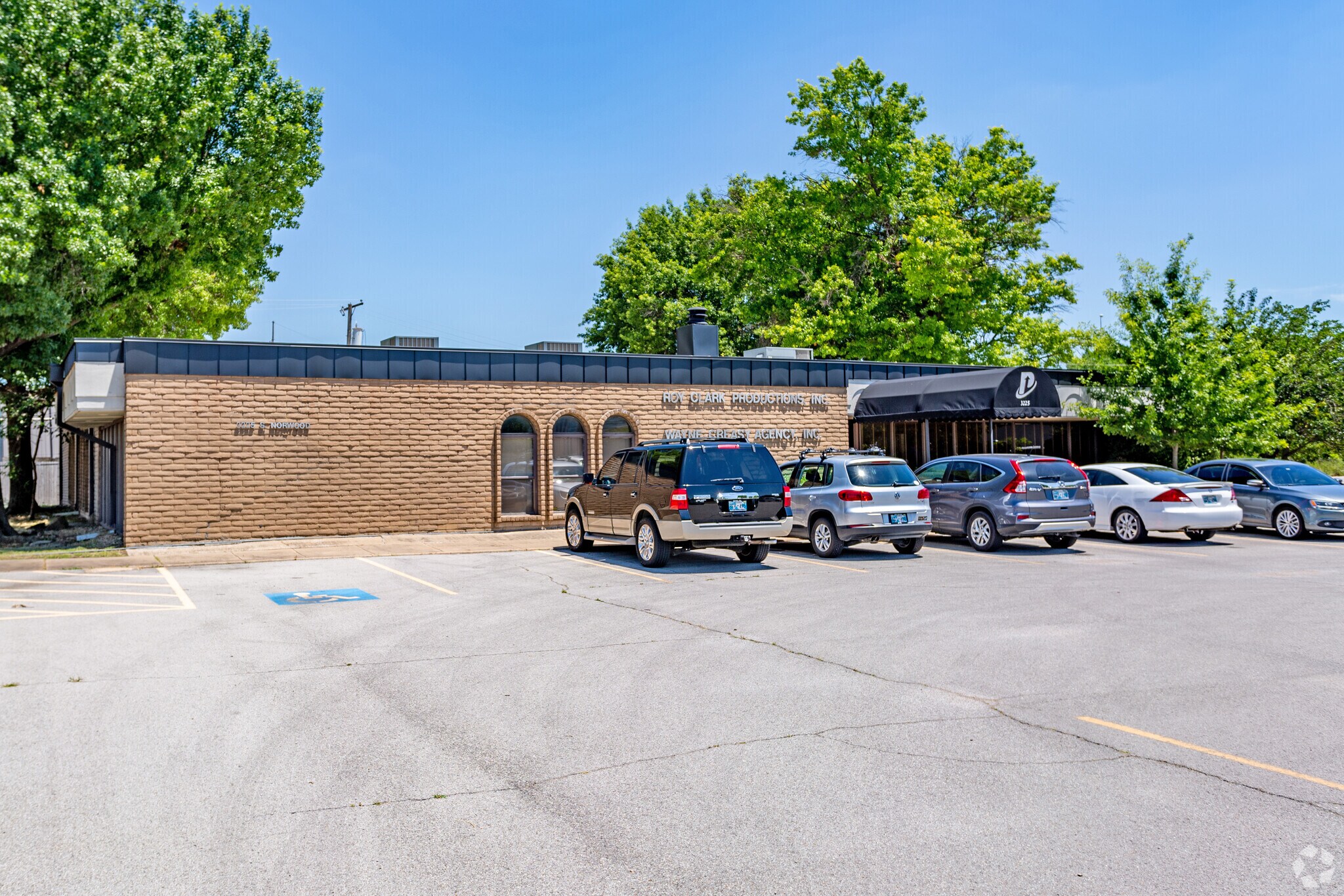 3225 S Norwood Ave, Tulsa, OK for lease Building Photo- Image 1 of 5