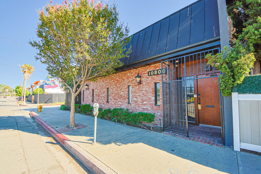 10800 Ventura Blvd, Studio City, CA for lease - Building Photo - Image 3 of 31